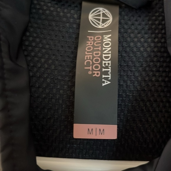 Mondetta long sleeved navy blue outdoor project windbreaker jacket. Size Medium - Picture 7 of 14